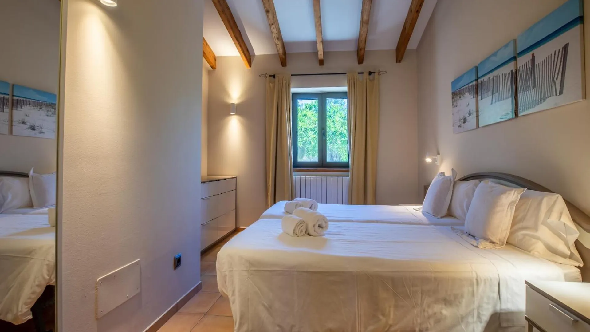 Dom wakacyjny Country House Near Platja De Muro Selva