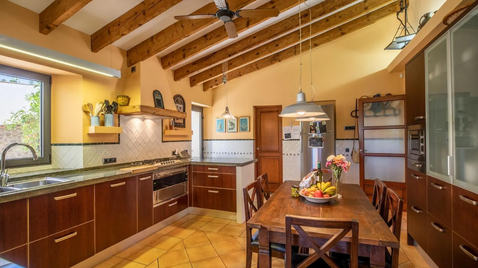Dom wakacyjny Country House Near Platja De Muro Selva